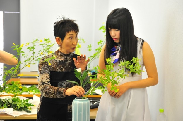 本学の華道授業によしもとミライスカート&ゆりやんが来ました!!:3