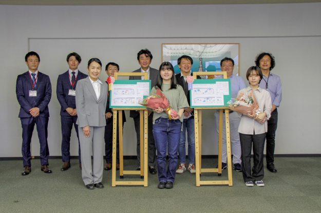 嵯峨美術短期大学美術学科デザイン分野 髙橋あかりさんの作品が検診車の外装デザインに採用されました。4