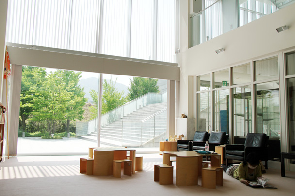 附属図書館へ:3