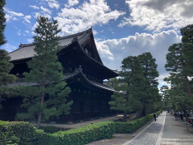 嵯峨美術短期大学 山本英男教授がBS日テレ「ぶらぶら美術・博物館」・BS朝日「京都ぶらり歴史探訪」に出演します。0
