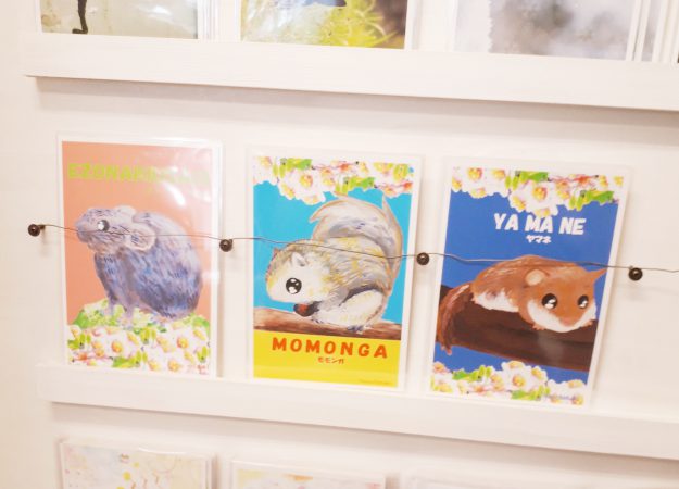 卒業生いとうちまきさんが制作したポストカードが、「京都の小さな雑貨屋さん　yoo」（京都）で販売されています。0