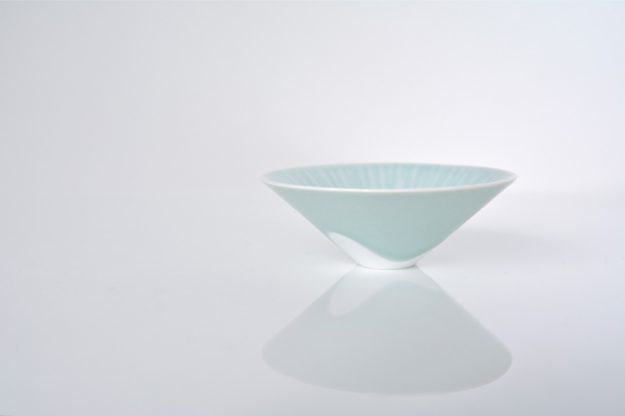 3/9~21卒業生中村亮平さんが京都陶磁器会館で『中村亮平 陶展~暮らしを照らす~』を開催されます。0