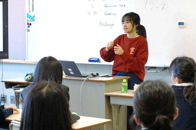 嵯峨美術大学大学院1年次生の関 子薈さんが「京都府名誉友好大使」に任命されました。0