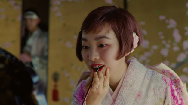 渡邊佳織さん（2009年 京都嵯峨芸術大学 大学院修了）が美術製作でａｕのＣＭに使用されている部屋の襖絵を描かれました。0