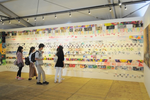 9/19～11/23「神戸ビエンナーレ2015」に短期大学美術分野、芸術学部油画分野の作品を出品しています。1