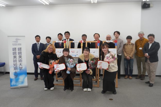 嵯峨美術大学芸術学部デザイン学科 宮之原冴さんと嵯峨美術短期大学美術学科 市橋こまちさんの作品が検診車の外装デザインに採用されました。0