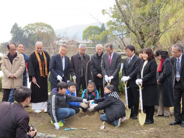 福島の桜が大覚寺に植樹されました!:2