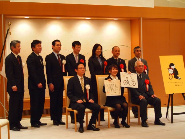 デザイン学科2年生米谷美紅さんが、京都府警「鍵-1グランプリPREMIUM 自転車鍵かけイラストコンテスト」で最優秀賞を受賞しました!2