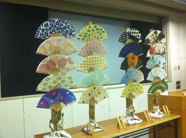 「京都伝統産業青年会展」にて、在学生がデザインした扇子が展示されます。2