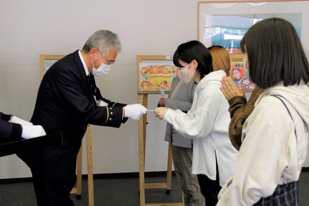 右京消防署が防火防災を呼びかける広報媒体「防火スケッチブック」の表紙デザインを本学学生が制作しました。2