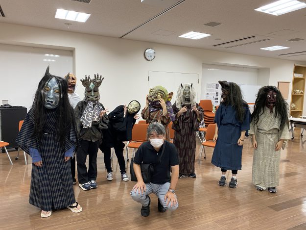 10/8~9 京都市動物園の文化庁移転記念事業「秋の夜間開園 妖怪ナイト at the zoo 2022」に本学デザイン学科在学生と妖怪藝術団体「百妖箱」が協力します。1