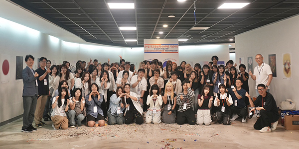【9/3~9/9・9/29~10/2】日韓国交正常化60周年記念事業「日韓大学国際作品交流展」に本学から10名が参加しています。4